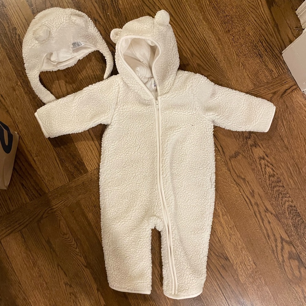 Baby GAP bunting and hat. 6-12mo